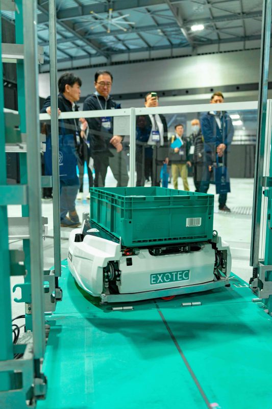 倉庫を自動化するロボット