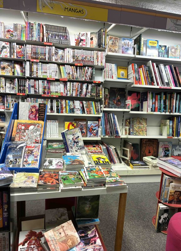 パリの書店の漫画売り場
